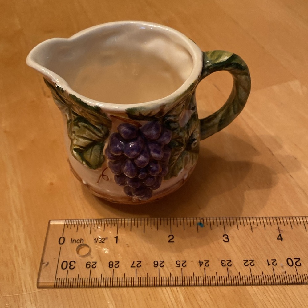 😎Grape Themed Creamer and Sugar Tea and Cookie Set🍇 - Picture 4 of 7